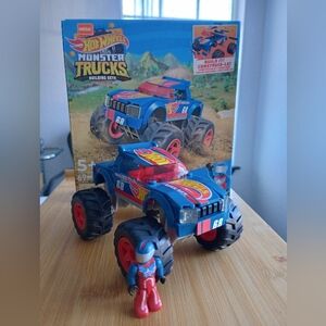 Hot wheels mega building set Monster Truck Race Ace